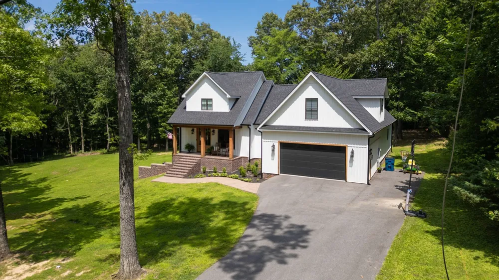 183 Country Wood Dr Paris, TN 38242