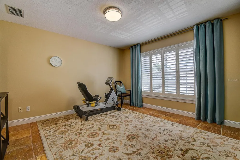 256 VALENCIA CIRCLE St Petersburg, FL 33716