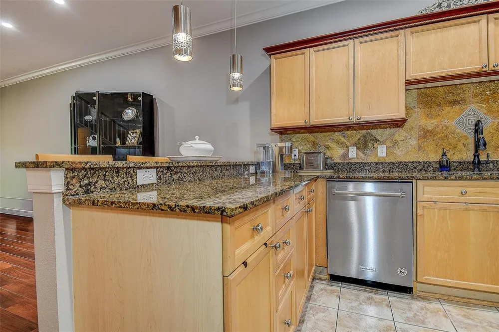 256 VALENCIA CIRCLE St Petersburg, FL 33716