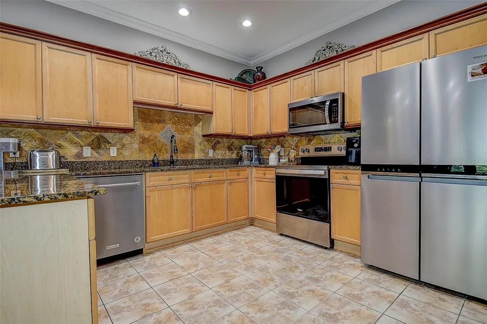 256 VALENCIA CIRCLE St Petersburg, FL 33716