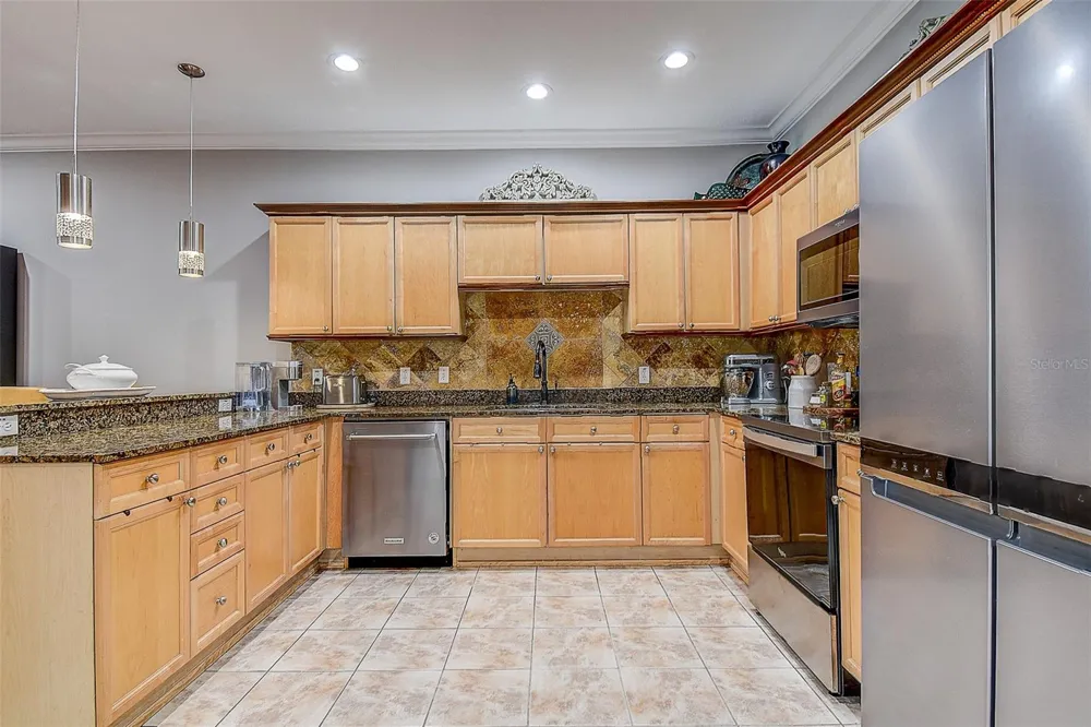 256 VALENCIA CIRCLE St Petersburg, FL 33716