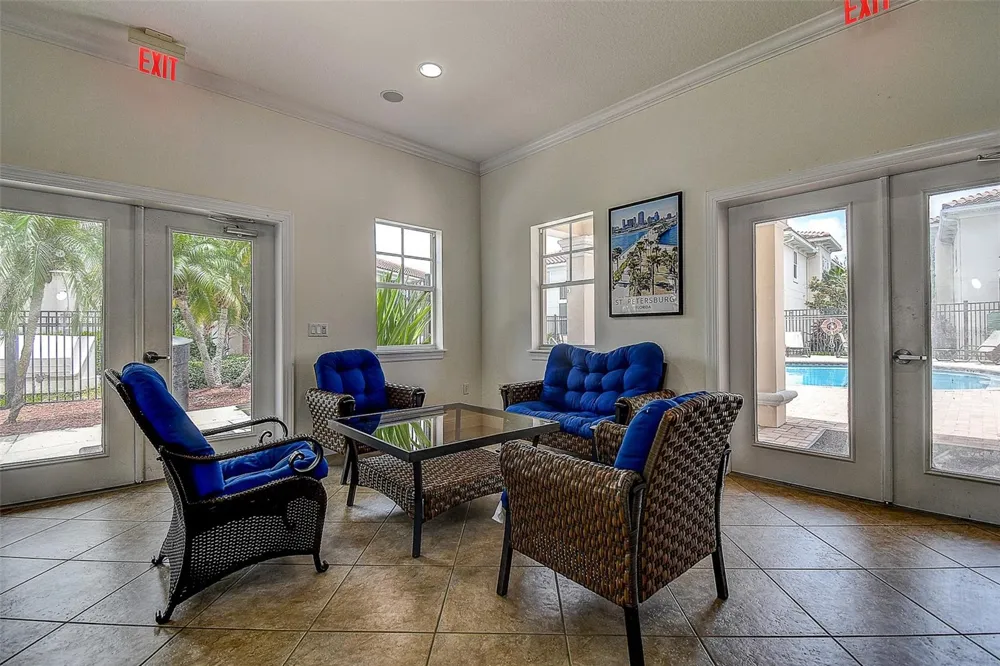 256 VALENCIA CIRCLE St Petersburg, FL 33716
