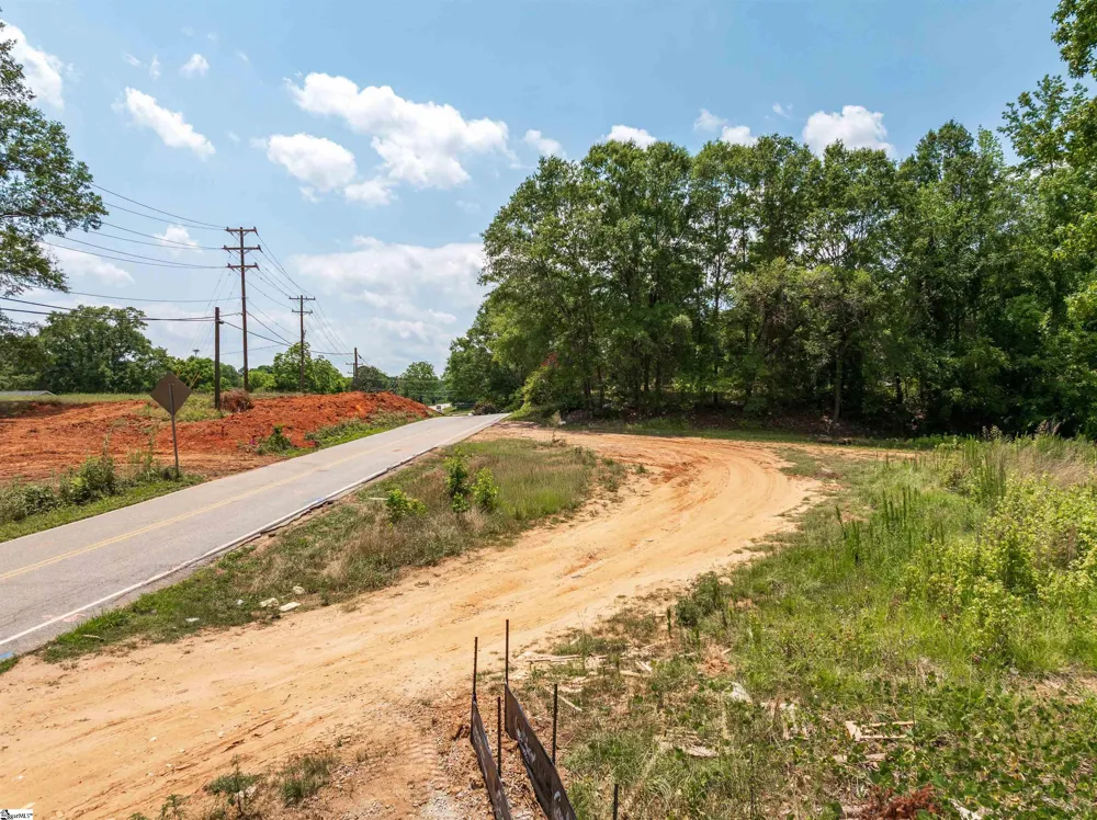 270 4th Street Boiling Springs, SC 29316