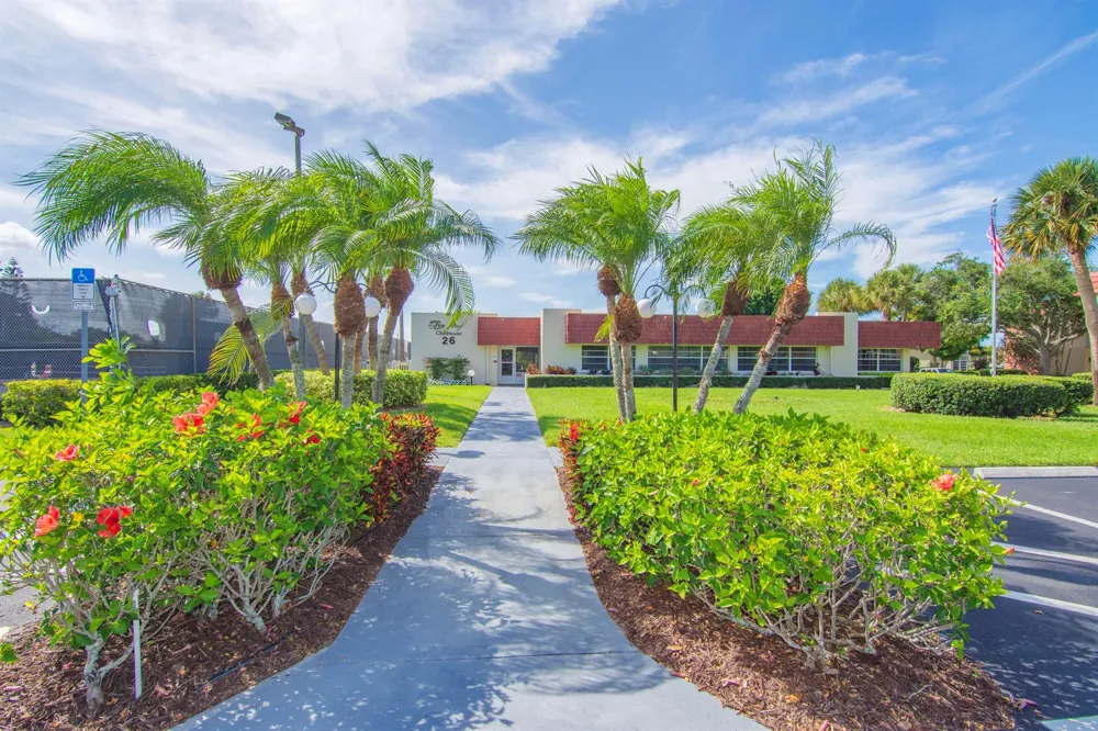 16 Vista Palm Lane #106 Vero Beach, FL 32962