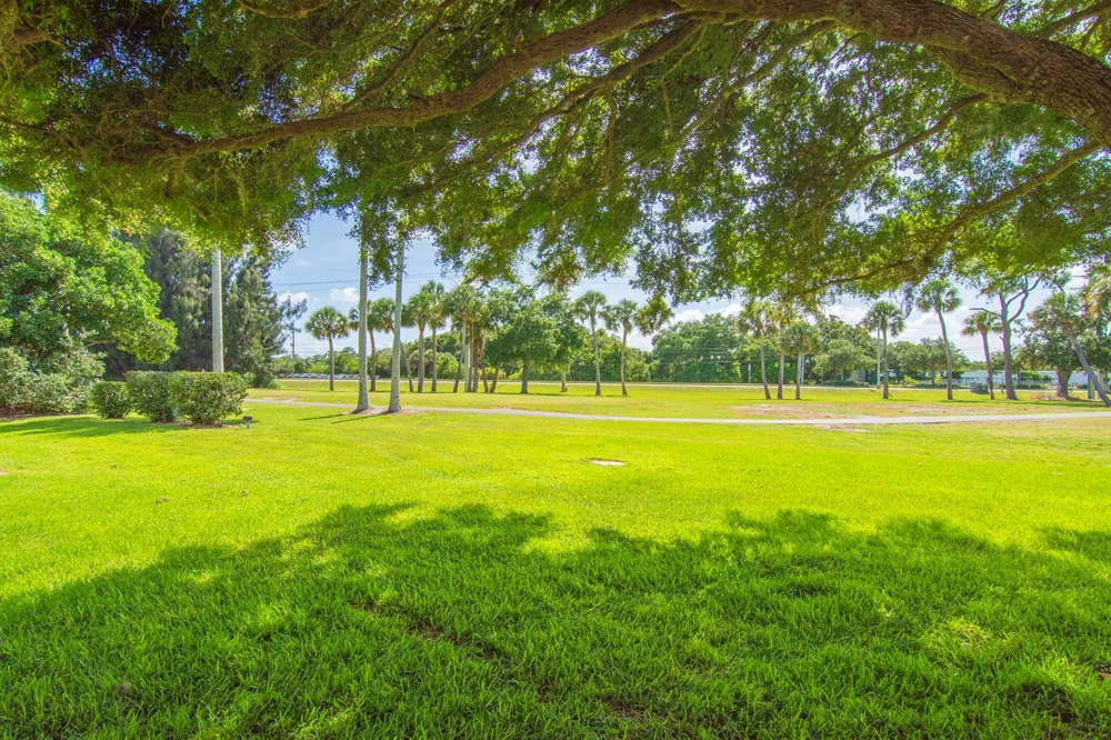 16 Vista Palm Lane #106 Vero Beach, FL 32962