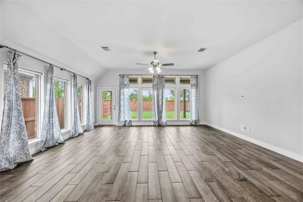 9314 Eckert Road Iowa Colony, TX 77583