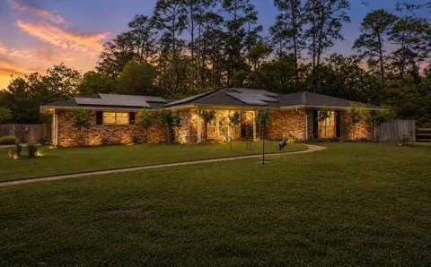 16701 Surrey Lane