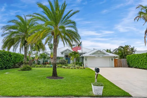 4689 SE Glen Ridge Trail
