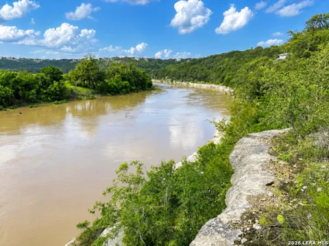 359 RIVER CLIFF PL