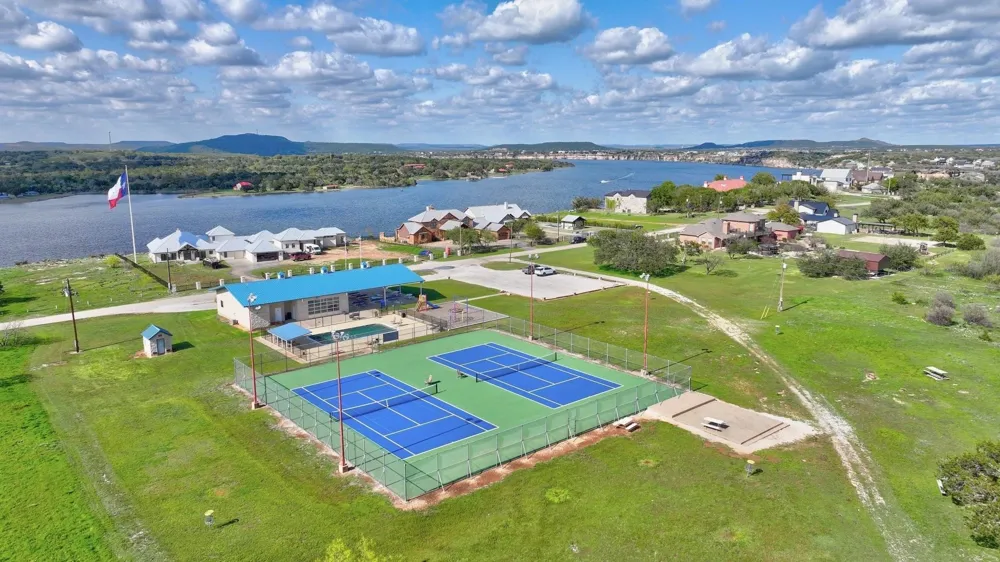 1053 Bluff Creek Drive Strawn, TX 76475