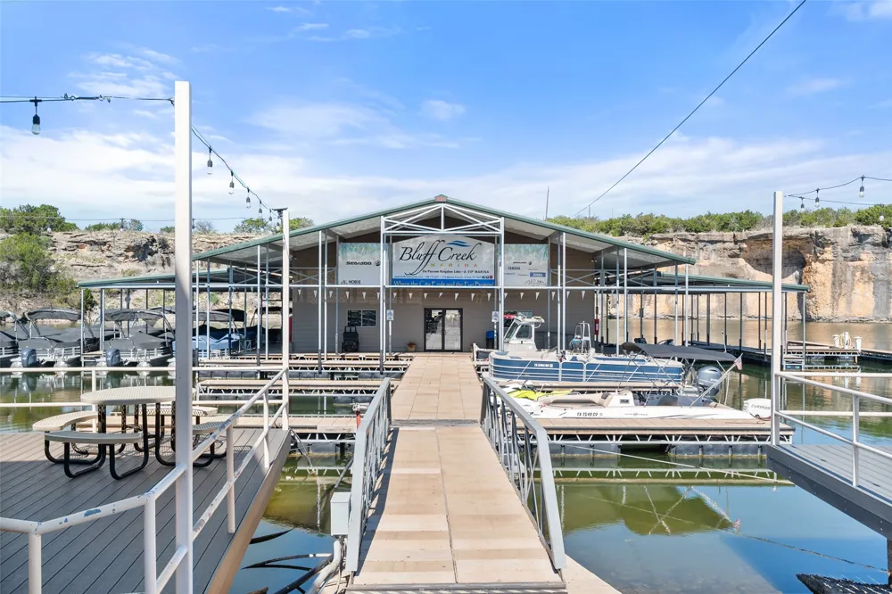 1053 Bluff Creek Drive Strawn, TX 76475