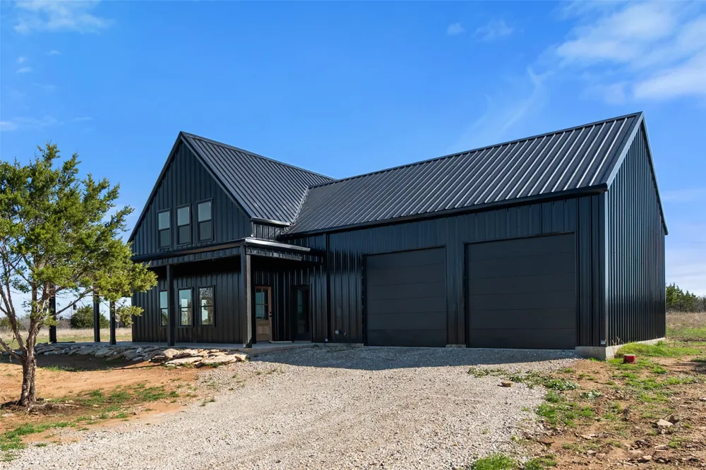 1053 Bluff Creek Drive Strawn, TX 76475