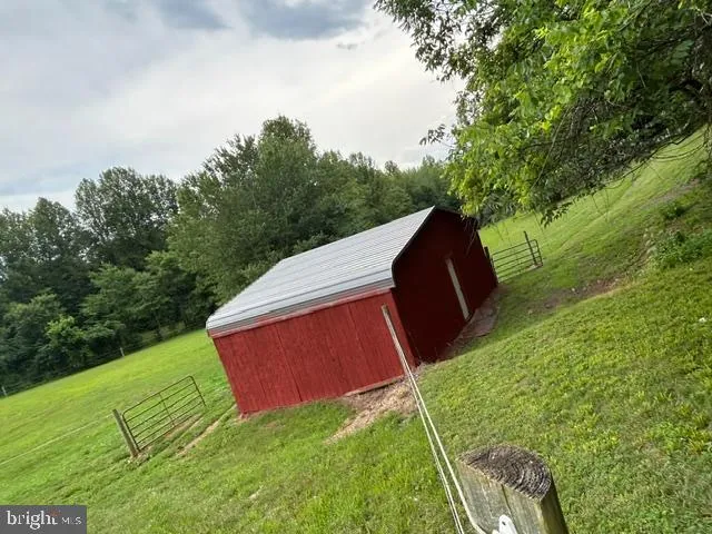 12210 EGGBORNSVILLE ROAD Culpeper, VA 22701