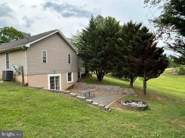 12210 EGGBORNSVILLE ROAD Culpeper, VA 22701