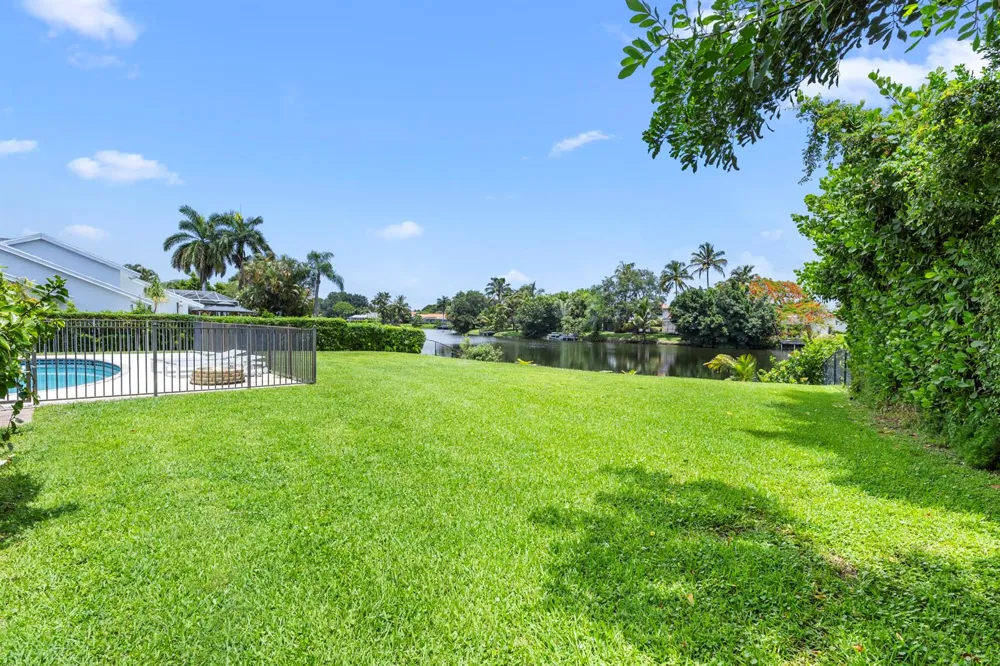 12715 Kingsway Road Wellington, FL 33414