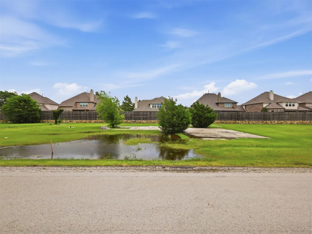 7565 Lake Trails Drive Frisco, TX 75036