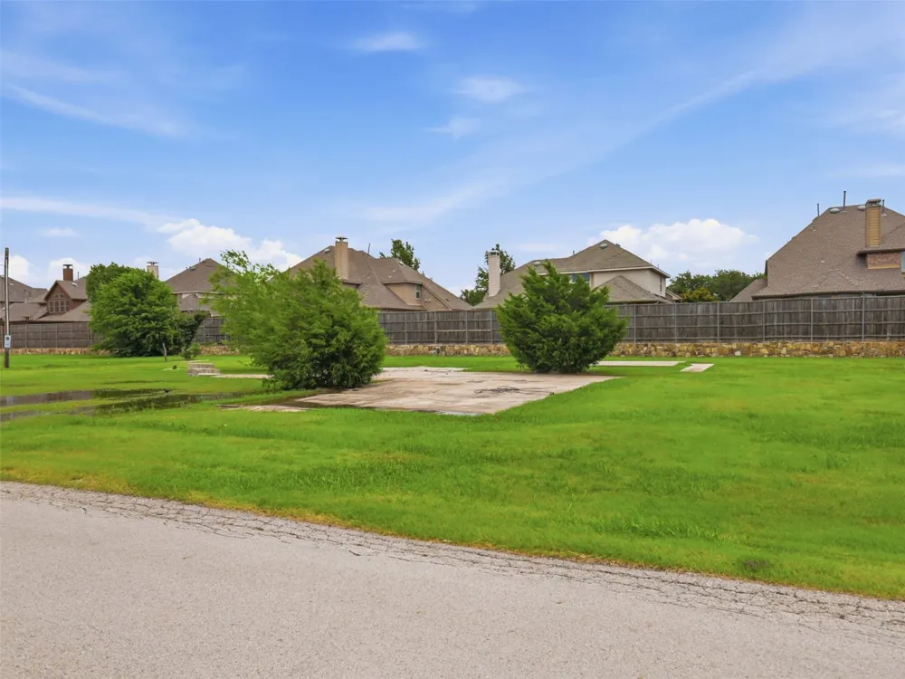 7565 Lake Trails Drive Frisco, TX 75036
