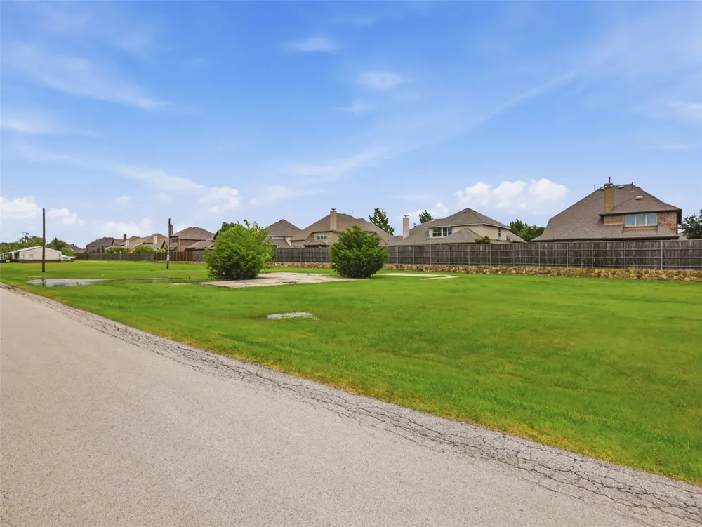 7565 Lake Trails Drive Frisco, TX 75036