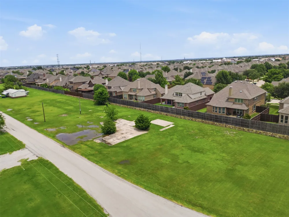 7565 Lake Trails Drive Frisco, TX 75036