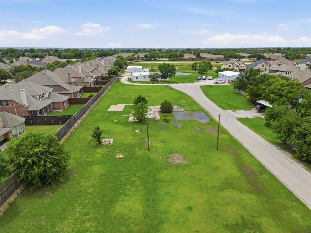 7565 Lake Trails Drive Frisco, TX 75036