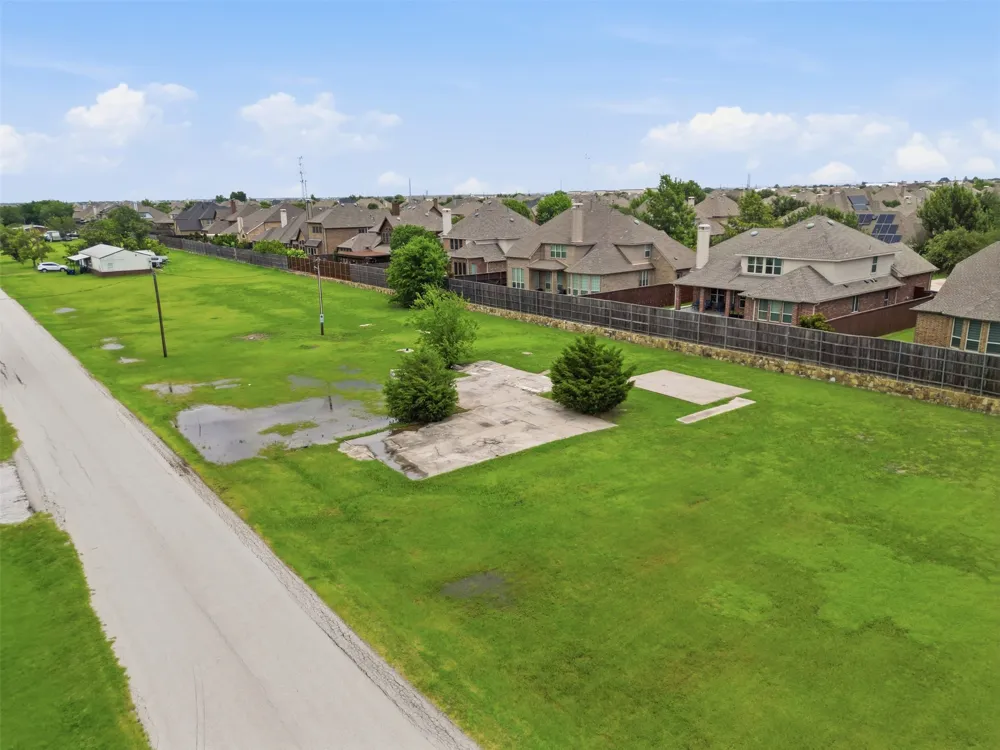 7565 Lake Trails Drive Frisco, TX 75036