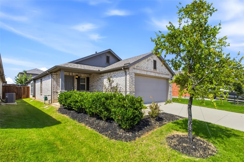 14009 Danesdale Drive Pilot Point, TX 76258