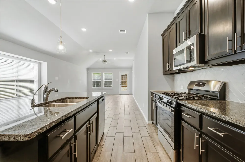 14009 Danesdale Drive Pilot Point, TX 76258
