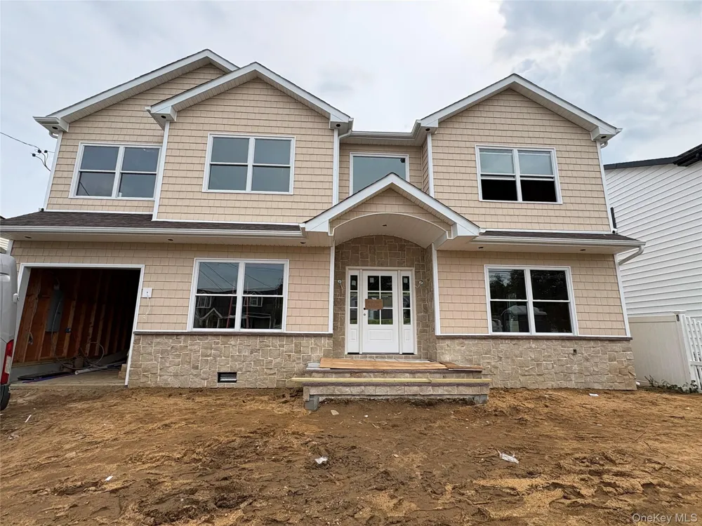 1837 Dogwood Lane Seaford, NY 11783
