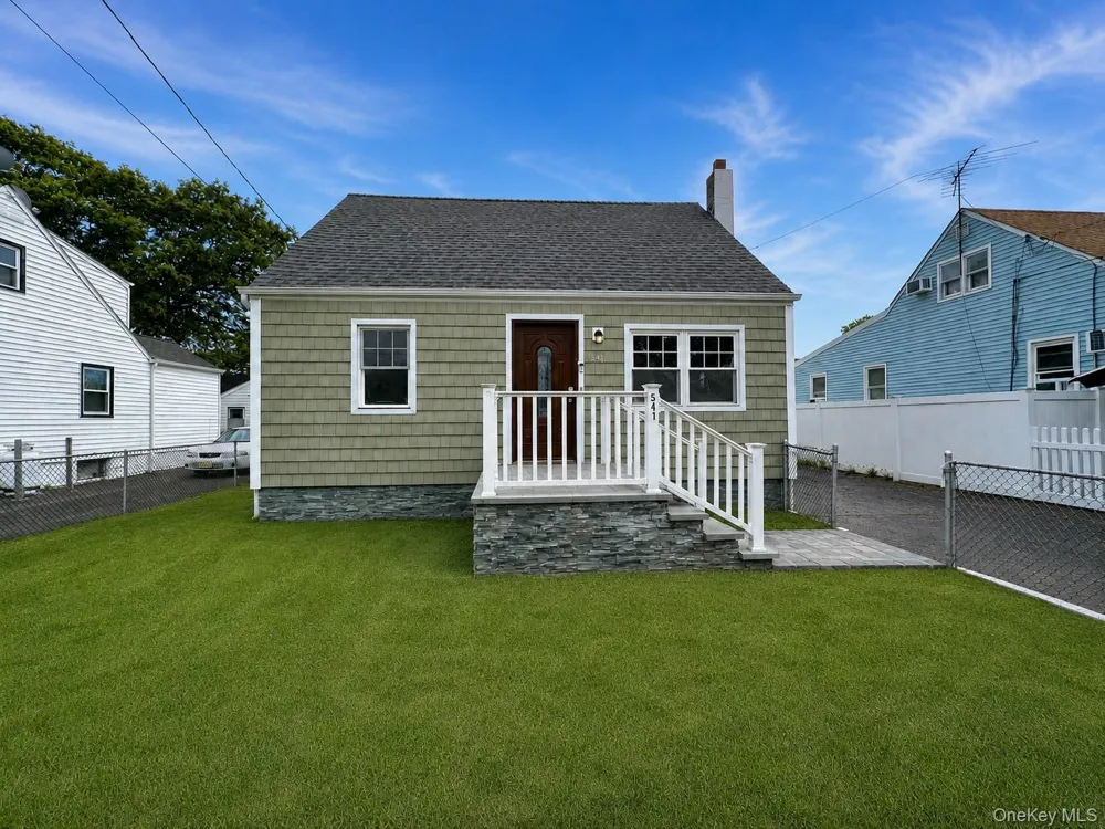 541 Indiana Avenue Lindenhurst, NY 11757