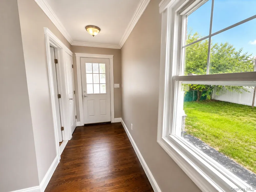 541 Indiana Avenue Lindenhurst, NY 11757