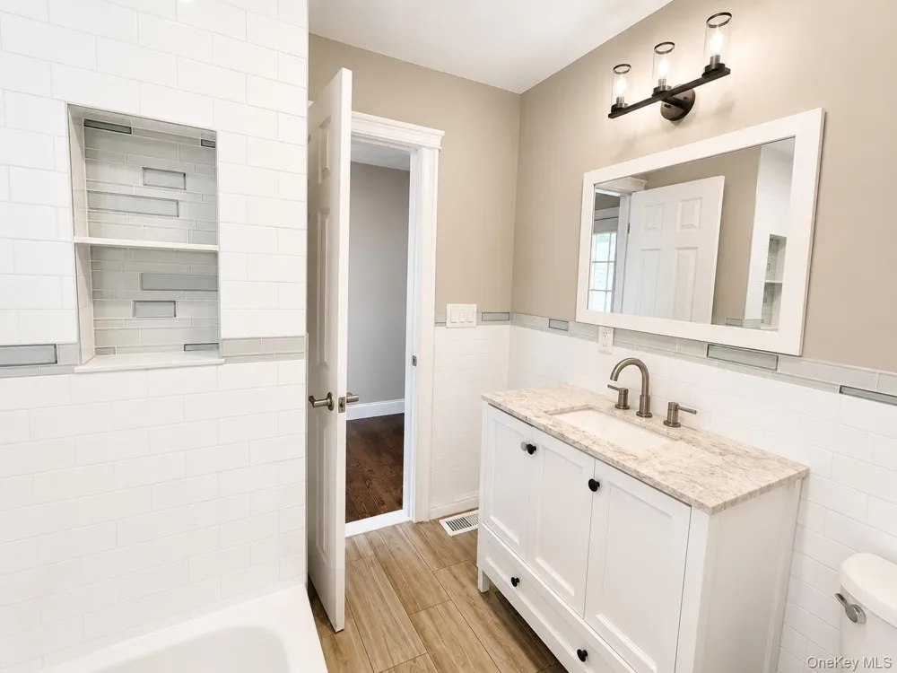 541 Indiana Avenue Lindenhurst, NY 11757