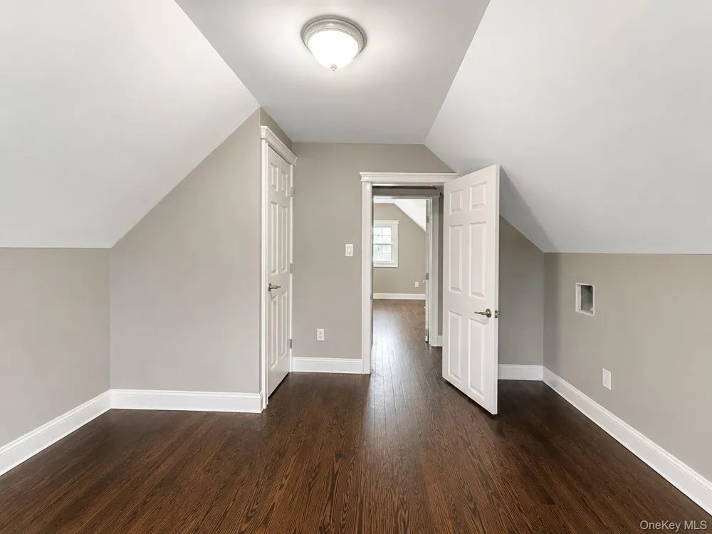 541 Indiana Avenue Lindenhurst, NY 11757