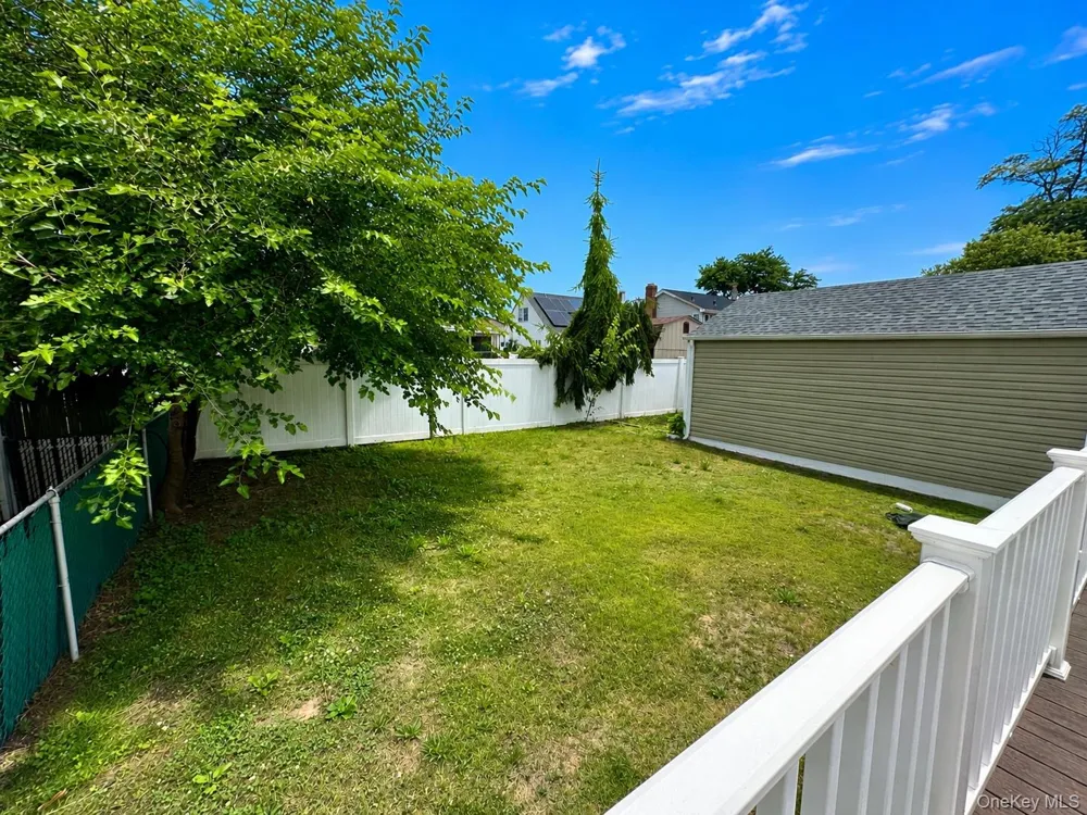 541 Indiana Avenue Lindenhurst, NY 11757