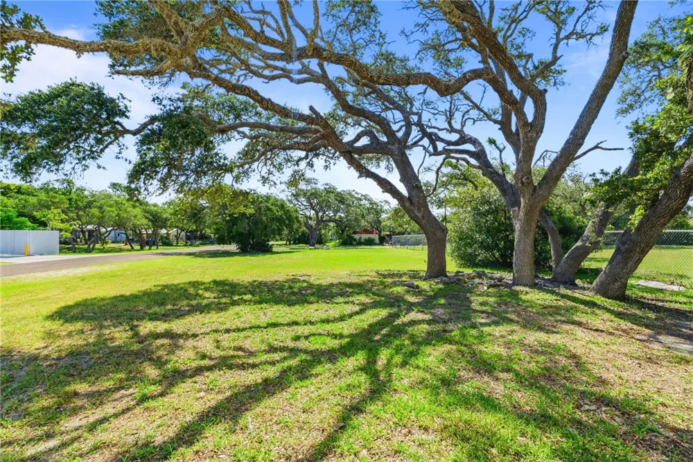 2220 Hwy 35 Rockport, TX 78382