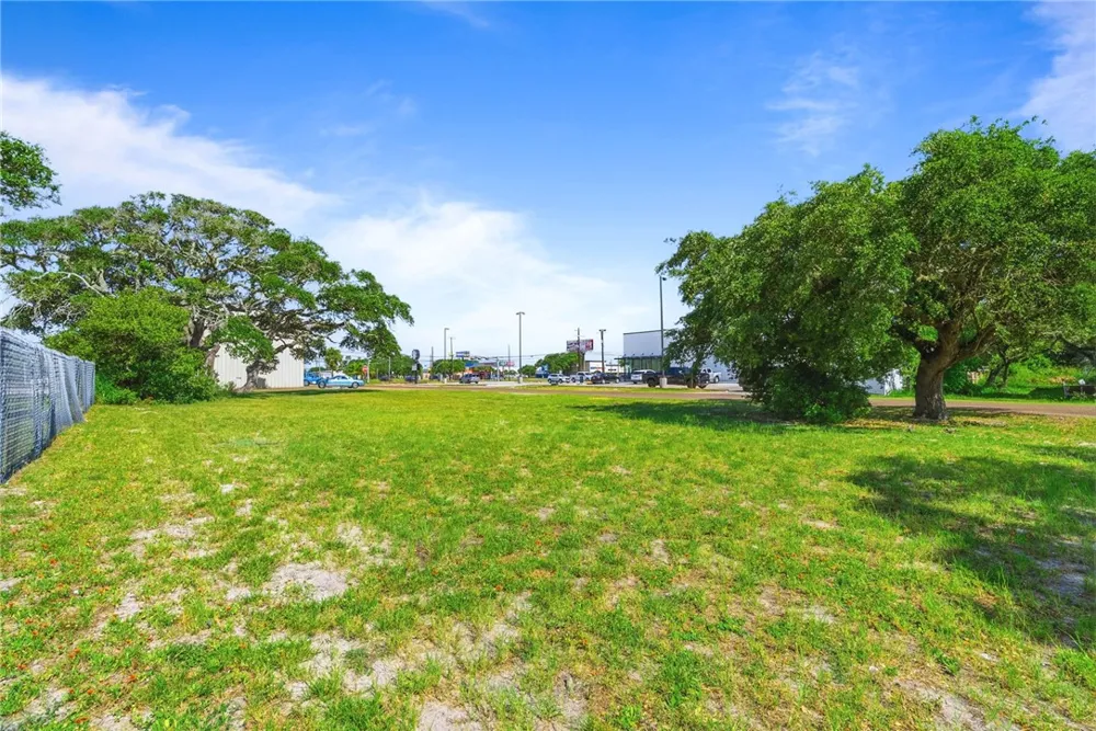 2220 Hwy 35 Rockport, TX 78382