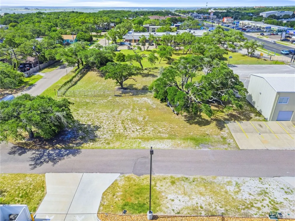 2220 Hwy 35 Rockport, TX 78382