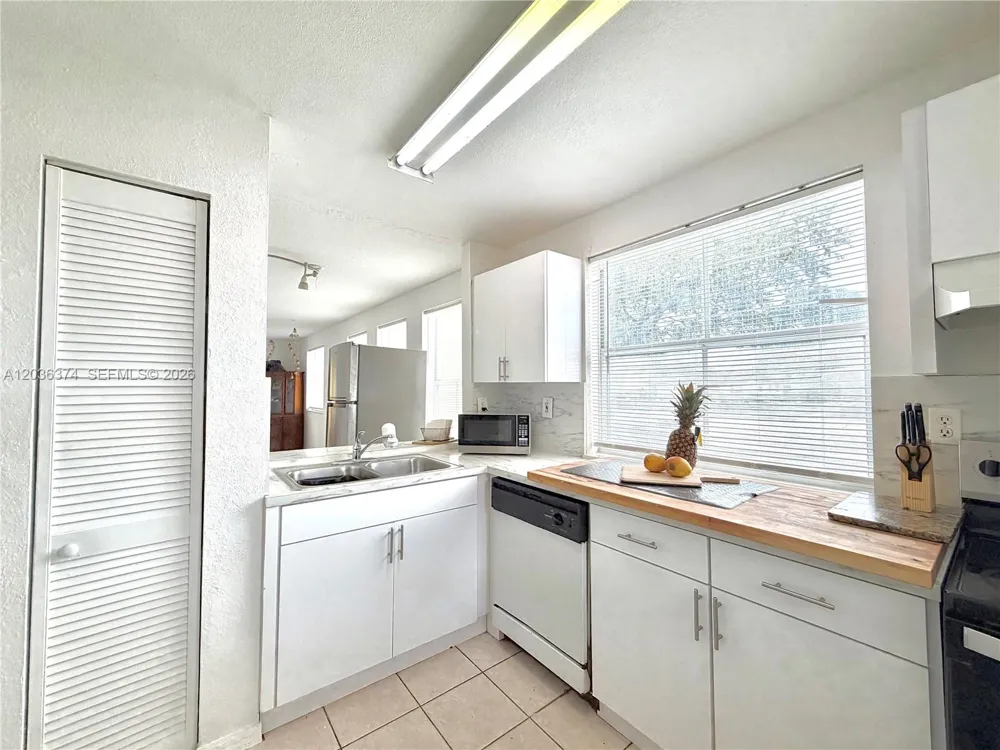 19500 SW 103rd Ct #1-9 Cutler Bay, FL 33157