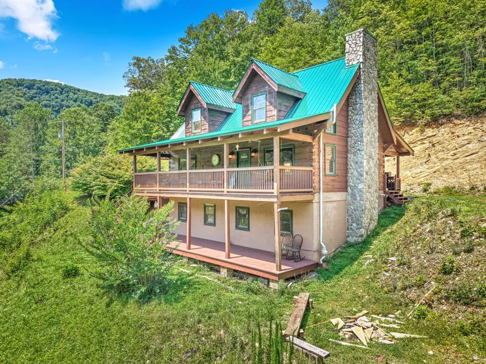 Round Hill Road Bryson City, NC 28713