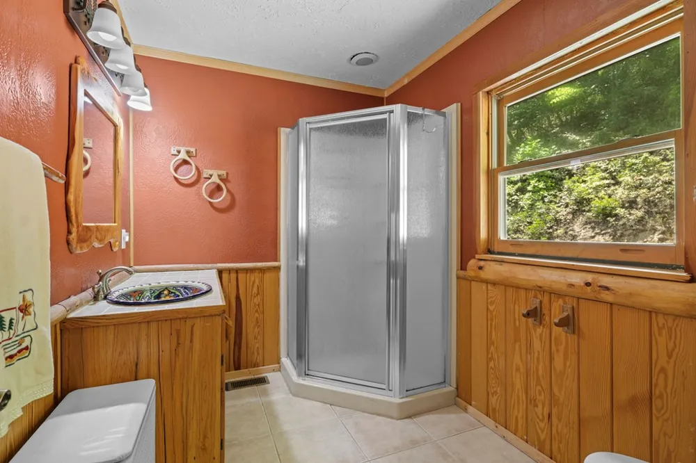 Round Hill Road Bryson City, NC 28713