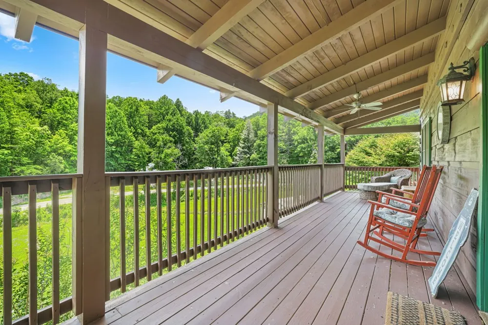 Round Hill Road Bryson City, NC 28713