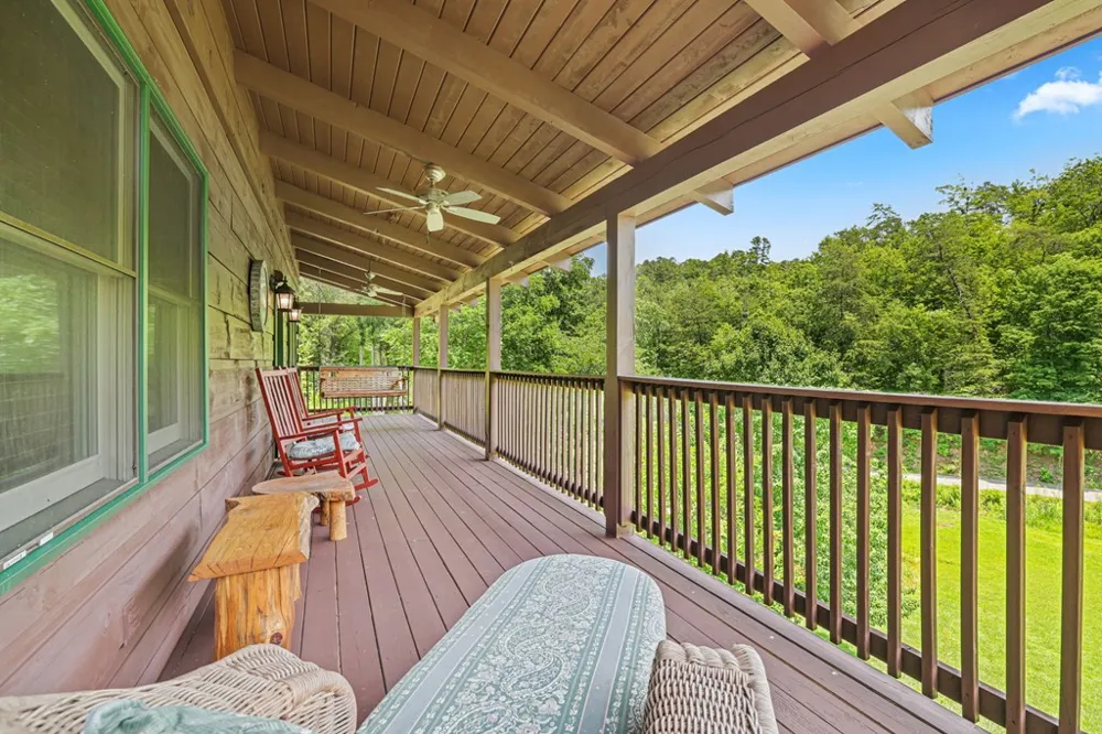 Round Hill Road Bryson City, NC 28713