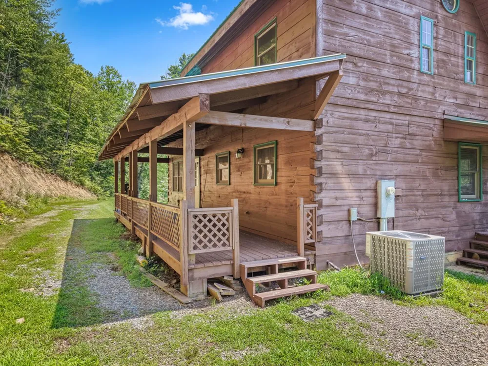 Round Hill Road Bryson City, NC 28713