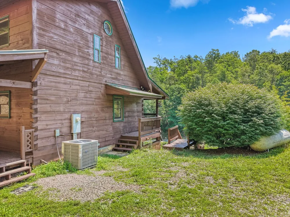 Round Hill Road Bryson City, NC 28713