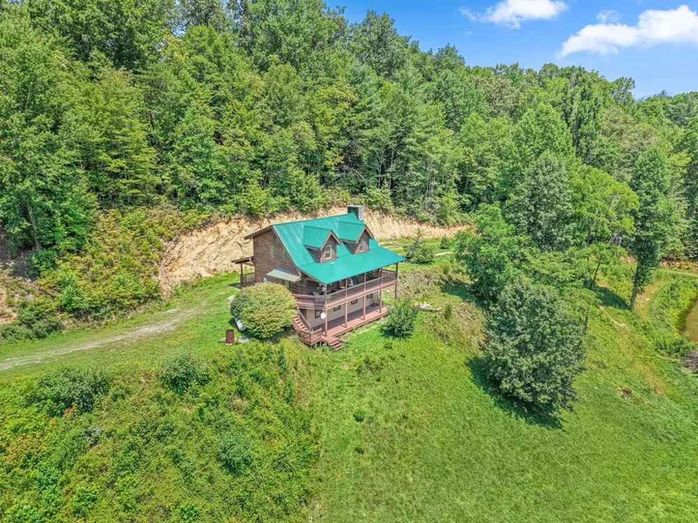 Round Hill Road Bryson City, NC 28713