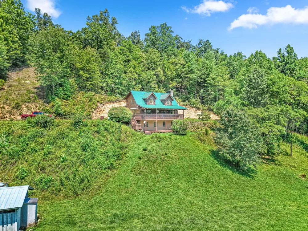 Round Hill Road Bryson City, NC 28713