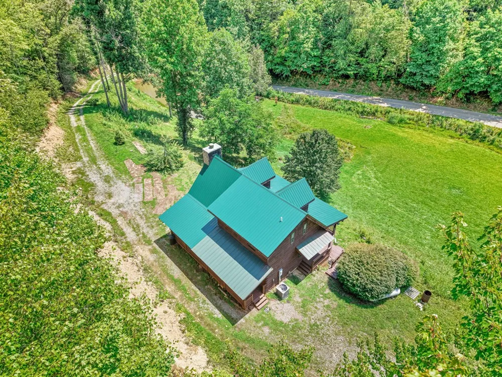 Round Hill Road Bryson City, NC 28713
