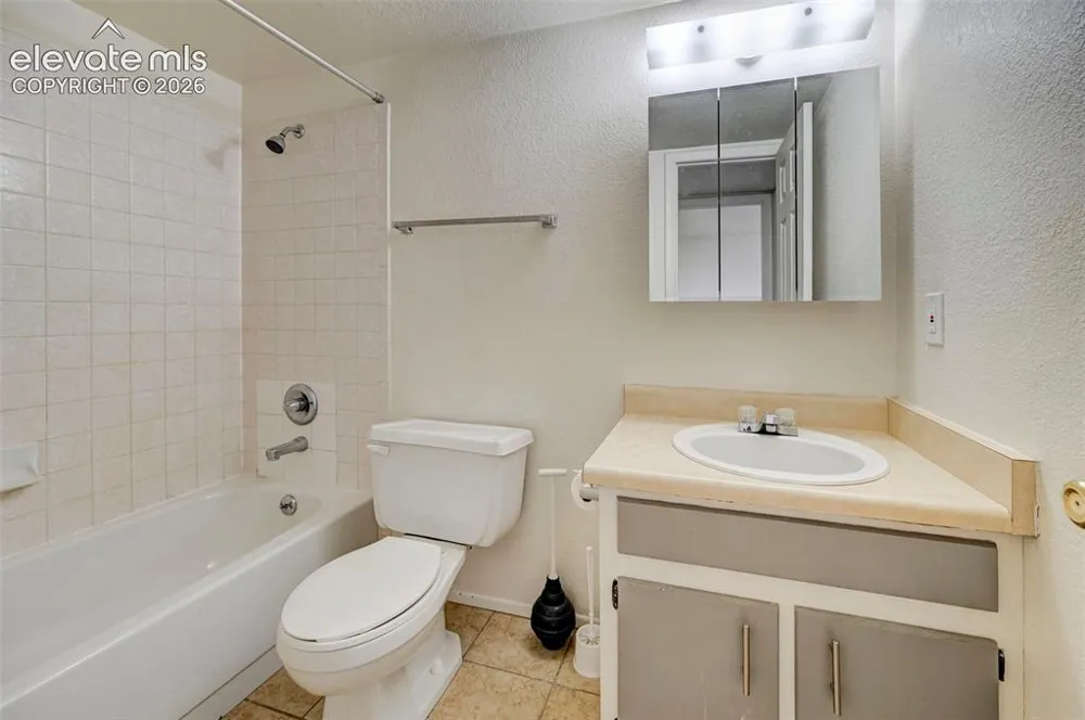 5560 Bowden Loop Colorado Springs, CO 80915