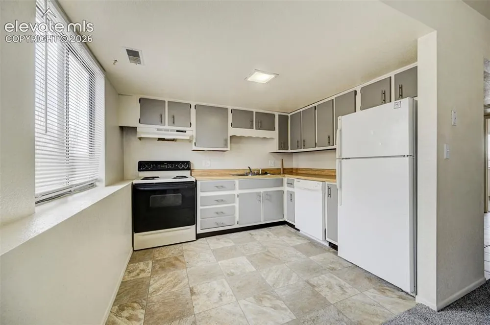 5560 Bowden Loop Colorado Springs, CO 80915