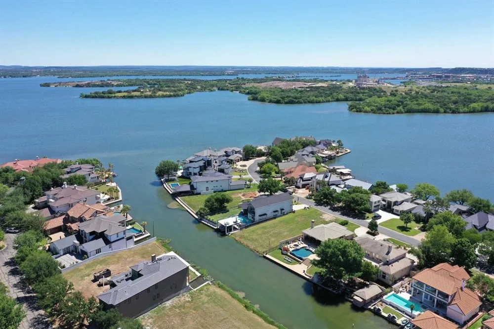 29034 Wennmohs Place Horseshoe Bay, TX 78657