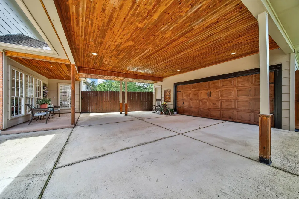 1702 Seven Maples Drive Kingwood, TX 77345
